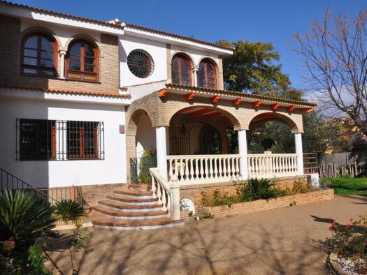 Haus zum Kauf 1.020.000 € 613 m² 6.977 m² Grundstück Palomares del Río 41928