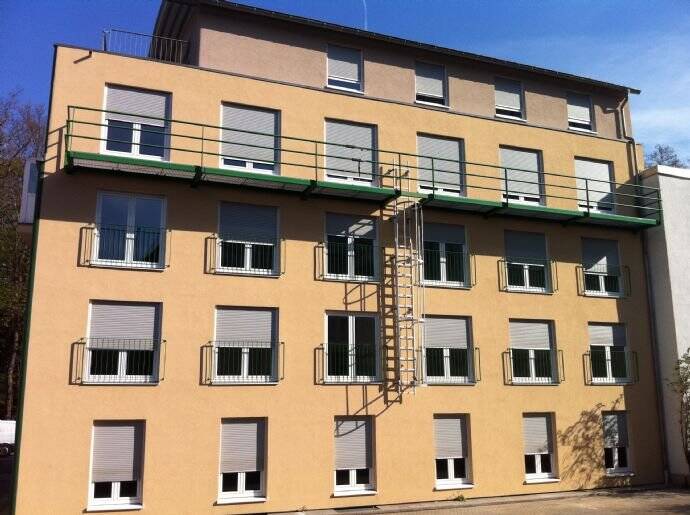 Saarbrücken Uninähe, schöne Wohnung mit Wintergarten, Balkon u. Einbauküche – Straße nicht freigegeben, 66111 Saarbrücken – Vorschaubild 2