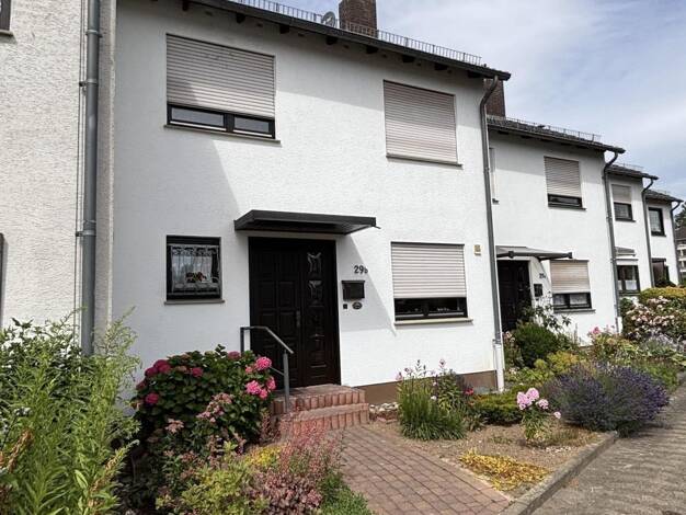 Reihenmittelhaus zum Kauf 199.000 € 4 Zimmer 103,7 m² 178 m² Grundstück frei ab 01.09.2025 Einbeck 37574