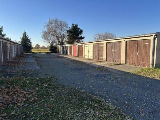 Garage zur Miete 49 € Straße des 3. Oktober 3 Elsterwerda Elsterwerda 04910