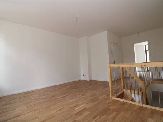 Wohnung zur Miete 385 € 2 Zimmer 70 m² Heubnerstraße 2 Hammervorstadt Plauen 08525