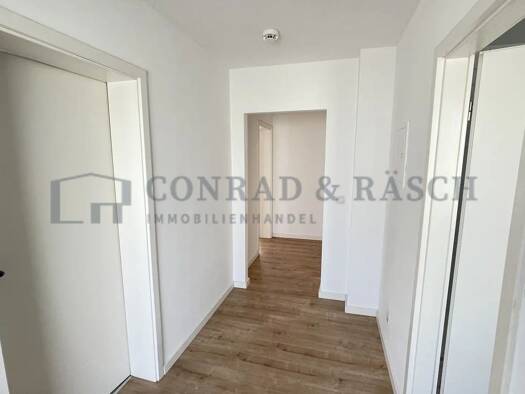 Wohnung zur Miete 800 € 2 Zimmer 72 m² 1. Geschoss frei ab sofort Augustenstr. 61 b Stadtmitte Mitte 18055