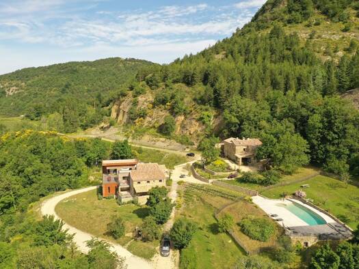 Schloss zum Kauf 2.980.000 € 550 m² 2.144.431 m² Grundstück GRIGNAN 26230