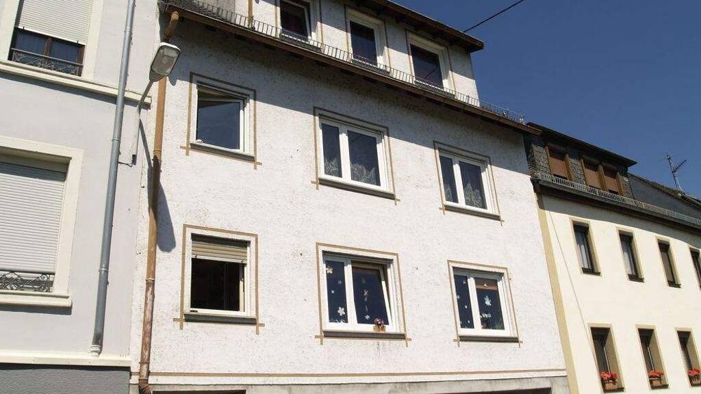 Mehrfamilienhaus zum Kauf 225.000 € 7 Zimmer 179 m² 112 m² Grundstück Lorch 65391