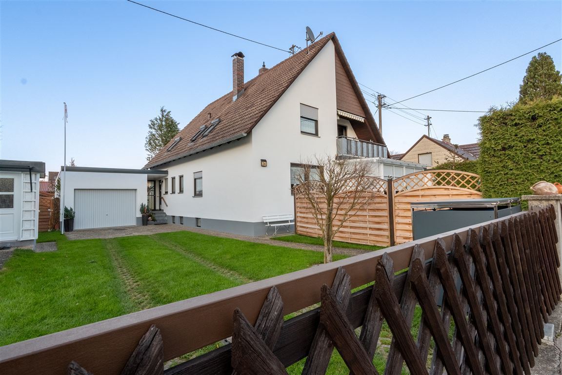 Haus zum Kauf 590.000 € 8 Zimmer 166 m²<br/>Wohnfläche 459 m²<br/>Grundstück 01.03.2025<br/>Verfügbarkeit Königsbrunn b Augsburg 86343