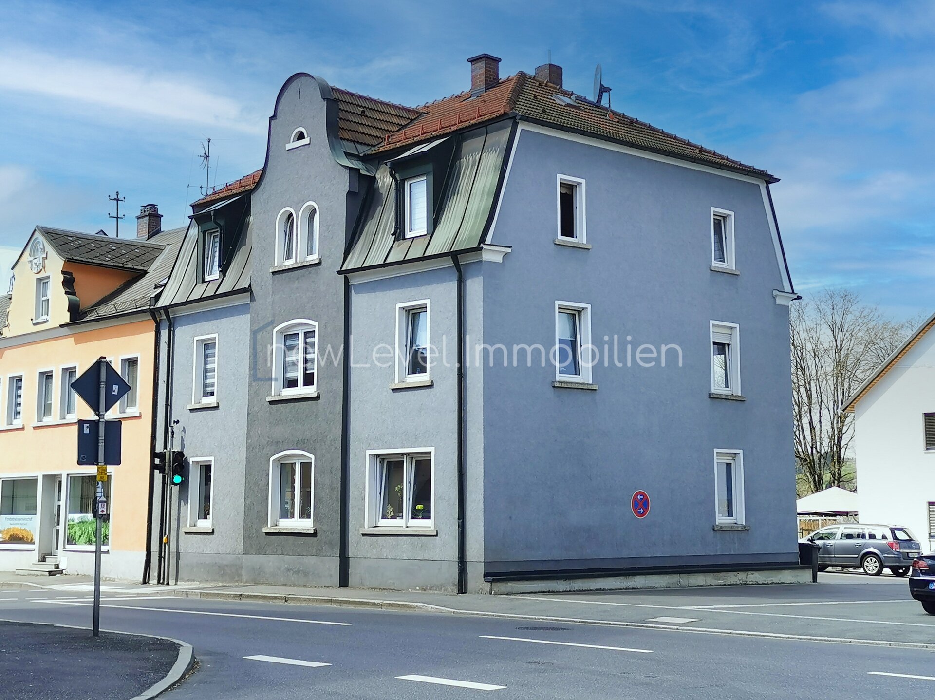 Mehrfamilienhaus zum Kauf 9 Zimmer 269 m²<br/>Wohnfläche 313 m²<br/>Grundstück Neustadt Neustadt an der Waldnaab 92660