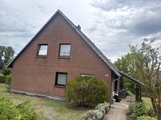 Mehrfamilienhaus zum Kauf 245.000 € 6 Zimmer 165 m² 1.201 m² Grundstück Bergen Bergen an der Dumme 29468