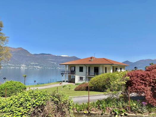 Villa zum Kauf 2.490.000 € 5 Zimmer 265 m² 4.000 m² Grundstück Porto Valtravaglia 21010