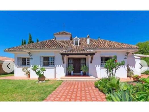Chalet zum Kauf 1.350.000 € 5 Zimmer 302 m² 880 m² Grundstück Rincón de la Victoria 29730