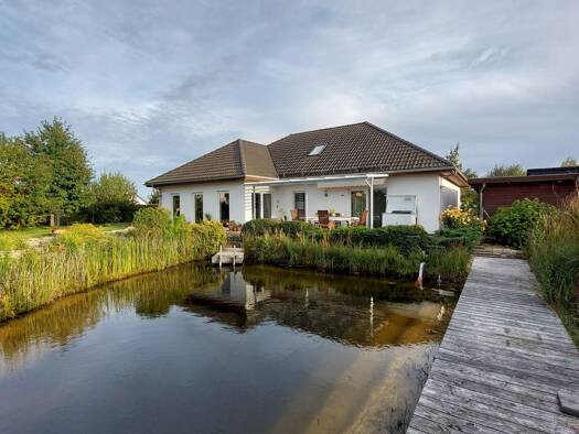 Haus zum Kauf 1.200.000 € 5 Zimmer 188 m² 1.755 m² Grundstück Klosterdorf Oberbarnim 15377
