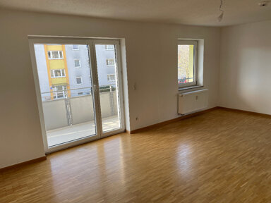 Wohnung zur Miete nur mit Wohnberechtigungsschein 625 € 3 Zimmer 74,5 m² 1. Geschoss frei ab sofort Weidenstr. 8 Dingolfing Dingolfing 84130