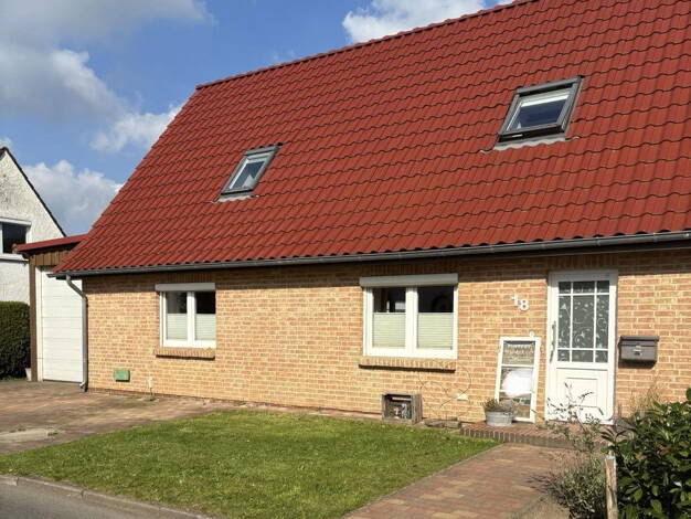 Doppelhaushälfte zum Kauf provisionsfrei 285.000 € 4 Zimmer 113 m² 766 m² Grundstück Heide Heide 25746