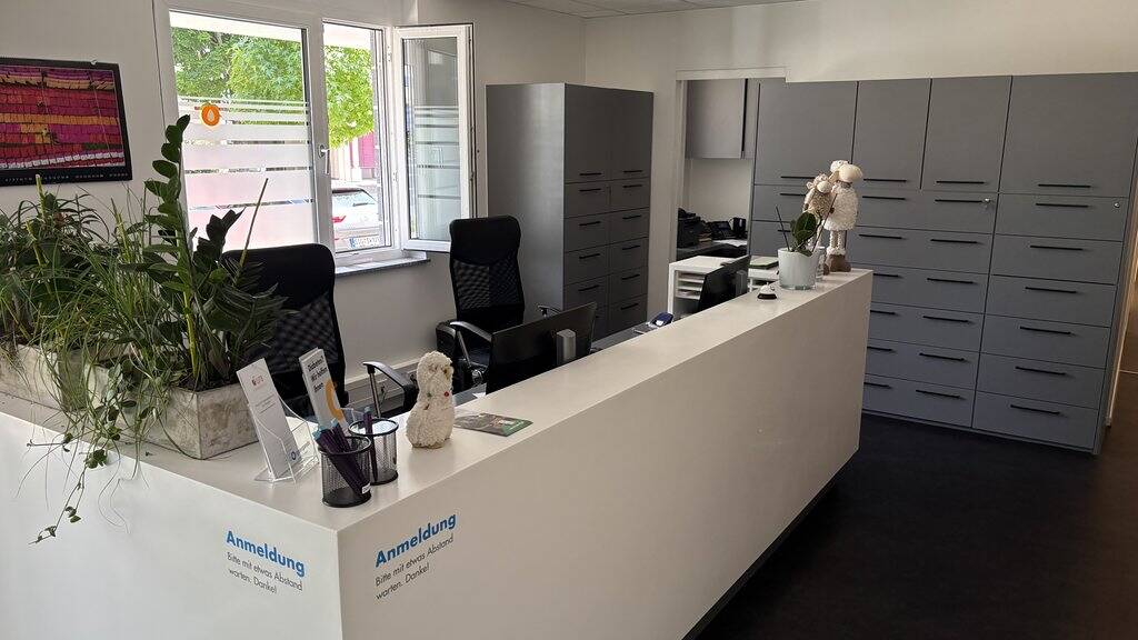 Praxis zur Miete provisionsfrei 2.638 € 211 m² Bürofläche Schillerstraße 50 Eningen Eningen unter Achalm 72800