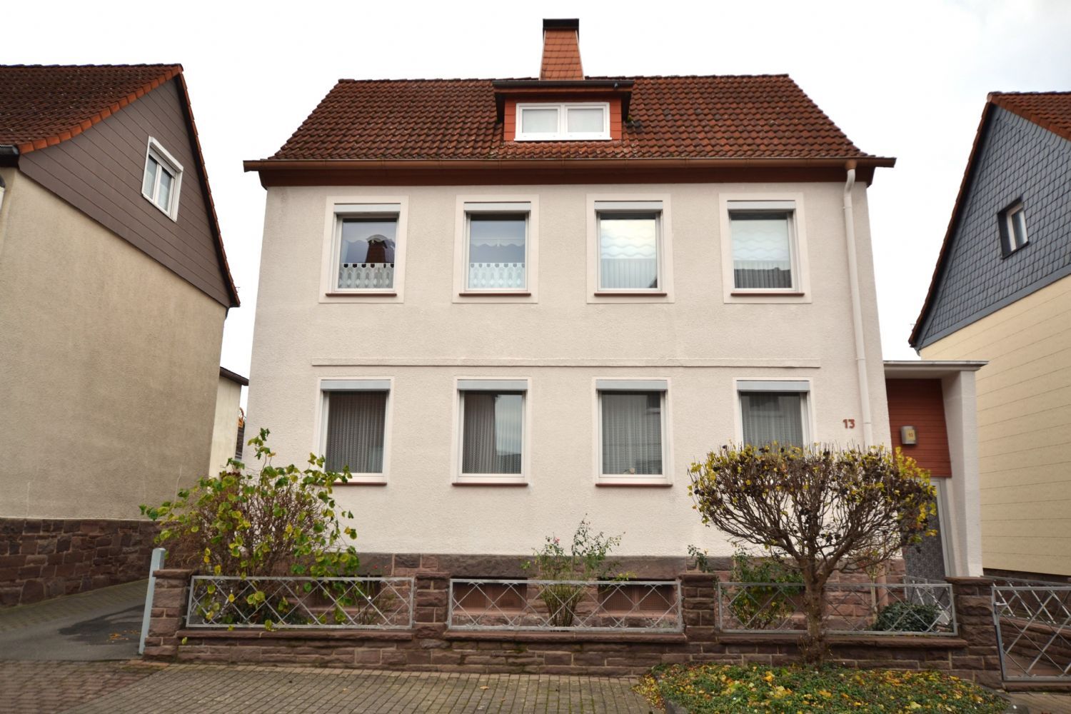 Einfamilienhaus zum Kauf 149.000 € 4 Zimmer 131 m²<br/>Wohnfläche 393 m²<br/>Grundstück Knüllstraße 13 Sebexen Eschershausen 37632