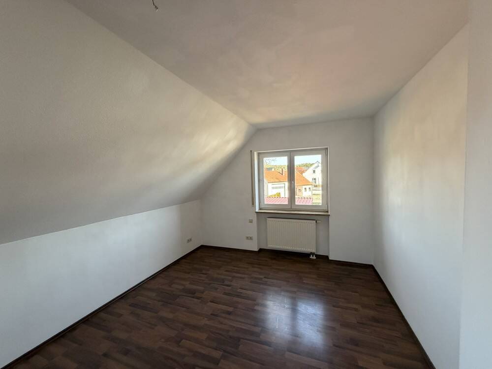 Immobilie in Hilpoltstein - Doppelhaushälfte mit Garten - Bild 3