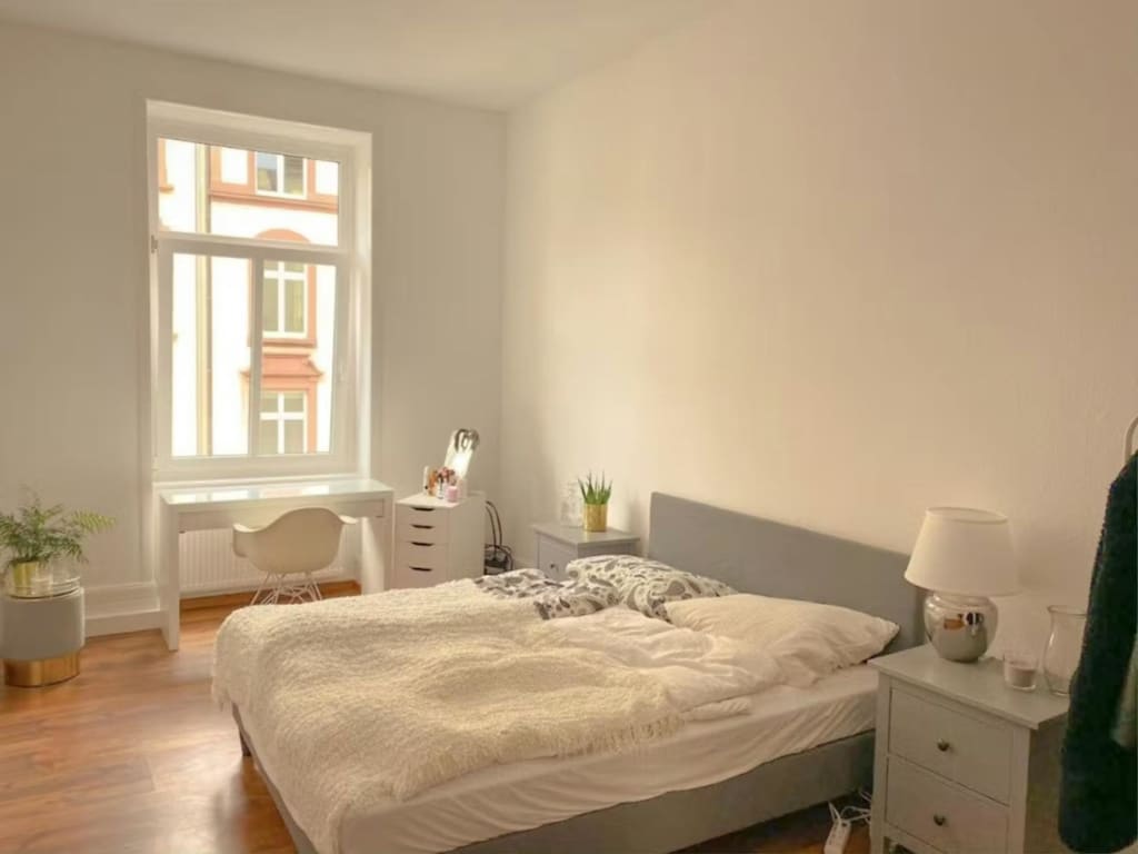 Wohnung zur Miete Wohnen auf Zeit 899 € 1 Zimmer 20 m²<br/>Wohnfläche 01.03.2025<br/>Verfügbarkeit Fürstenbergerstraße Westend - Nord Frankfurt am Main 60322