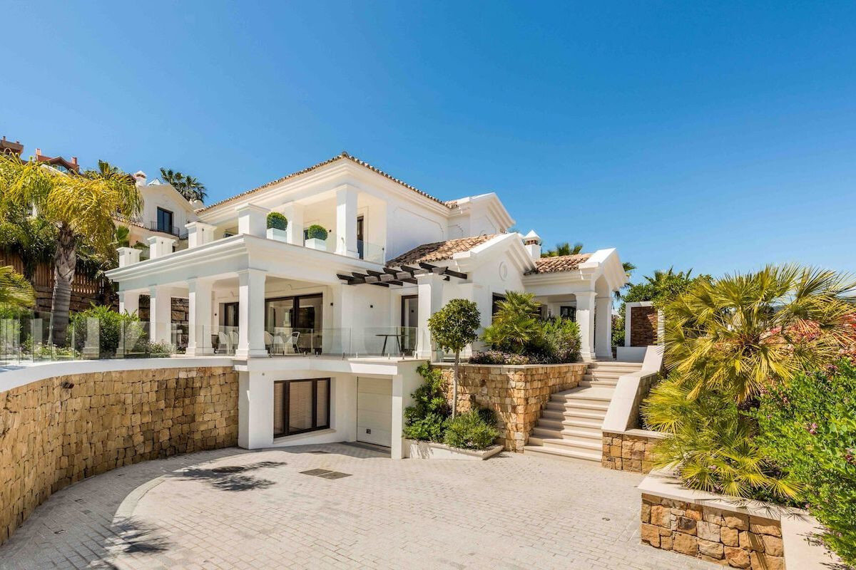 Villa zum Kauf 2.990.000 € 5 Zimmer 455 m²<br/>Wohnfläche 1.061 m²<br/>Grundstück Nueva Andalucia 29660