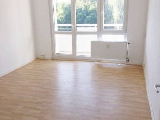 Wohnung zur Miete 350 € 3 Zimmer 58,5 m² 2. Geschoss frei ab 01.11.2026 Heeresbergstraße 24 Lusan Gera 07549