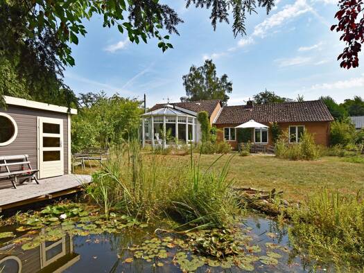 Bungalow zum Kauf 749.000 € 5,5 Zimmer 145 m² 1.299 m² Grundstück frei ab sofort Wohltorf 21521