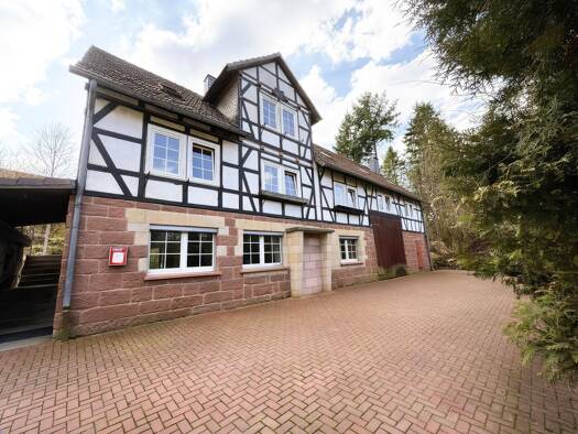 Haus zum Kauf 115.000 € 13 Zimmer 220 m² 1.167 m² Grundstück Hainaer Straße 16 Friedrichshausen Frankenberg (Eder) 35066