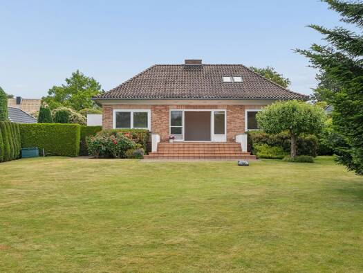 Villa zum Kauf provisionsfrei 1.449.000 € 5 Zimmer 150 m² 1.590 m² Grundstück frei ab 01.08.2026 St. Gertrud Lübeck 23564