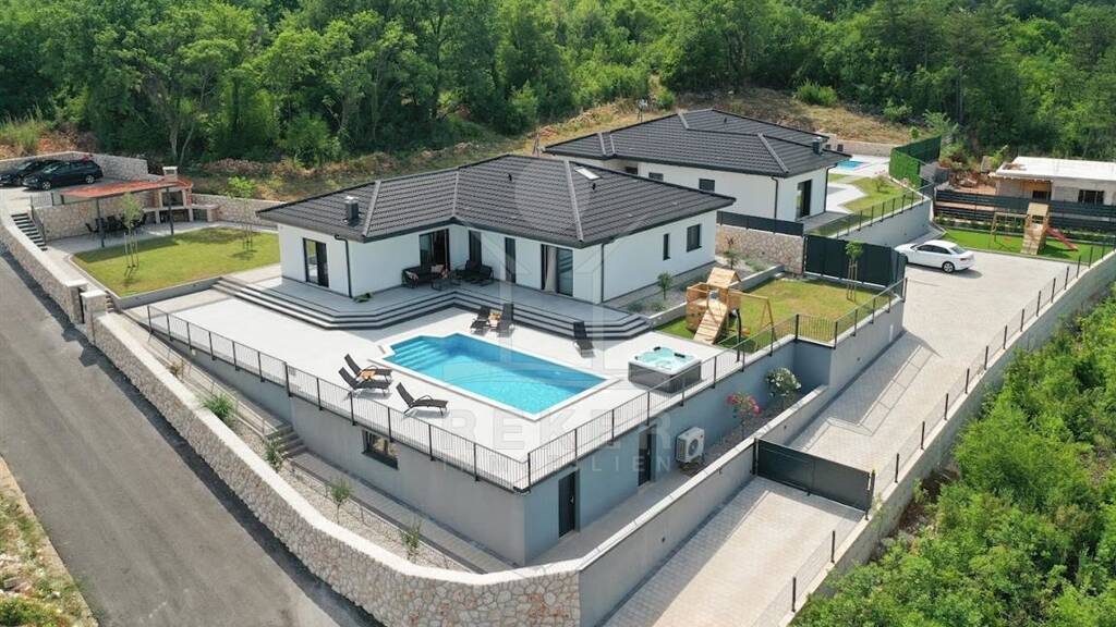 Villa zum Kauf 4 Zimmer 195 m² 1.200 m² Grundstück Makarska 21300