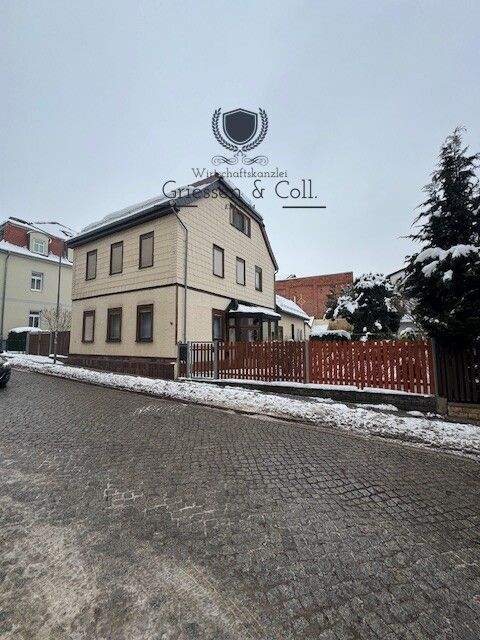 Immobilie in Gotha - Leerstehendes kleines 3 FH zum Eigennutz, Vermietung oder FEWO mit Garage & Stellplätzen - Bild 1