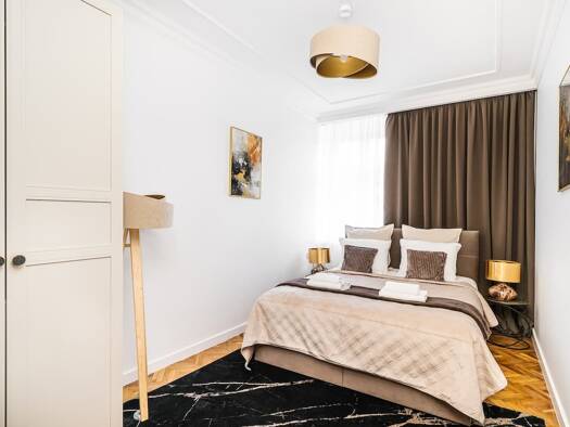 Wohnung zur Miete 650 € 2 Zimmer 84 m² 2. Geschoss frei ab sofort Innenstadt Baden-Baden 76530