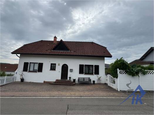 Einfamilienhaus zur Miete 1.600 € 5 Zimmer 185 m² 1 m² Grundstück Breitenbach 66916