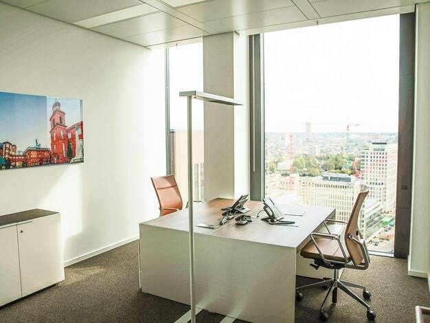Bürofläche zur Miete provisionsfrei 2.490 € 24 m² Bürofläche TaunusTurm - Taunustor Innenstadt Frankfurt am Main 60310