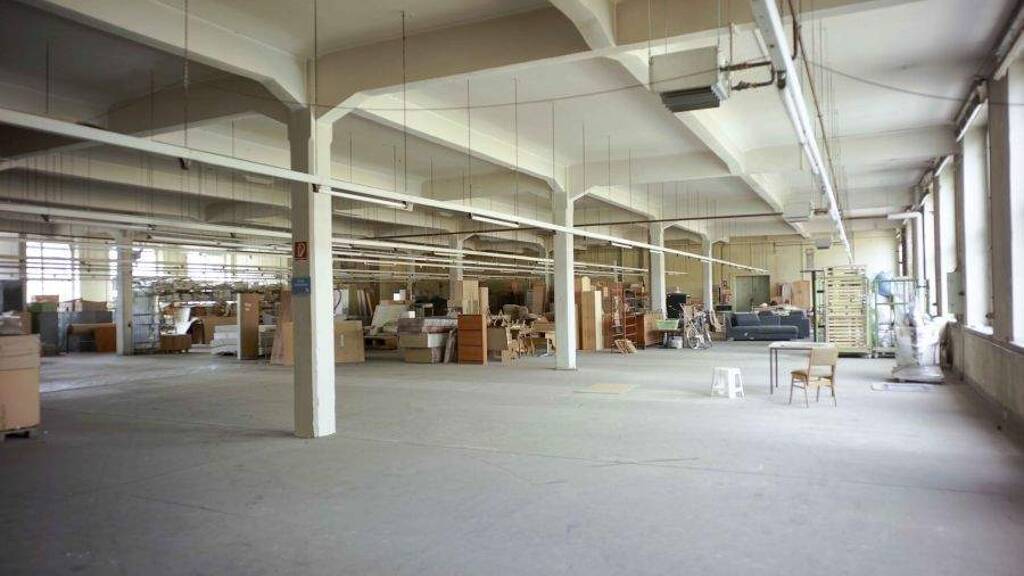 Produktionshalle zur Miete 2.900 € 1.000 m² Lagerfläche Zwickauer Straße 148 Reichenbach 08468