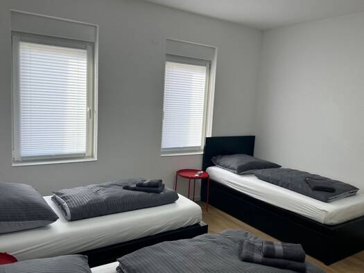 WG-Zimmer zur Miete auf Zeit 690 € 19 m² frei ab sofort Rüderner Straße Obertürkheim Obertürkheim 70329