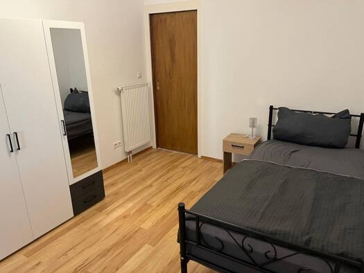 Doppelhaushälfte zur Miete 1 Zimmer 180 m² 200 m² Grundstück frei ab sofort Schwenningen Villingen-Schwenningen 78054