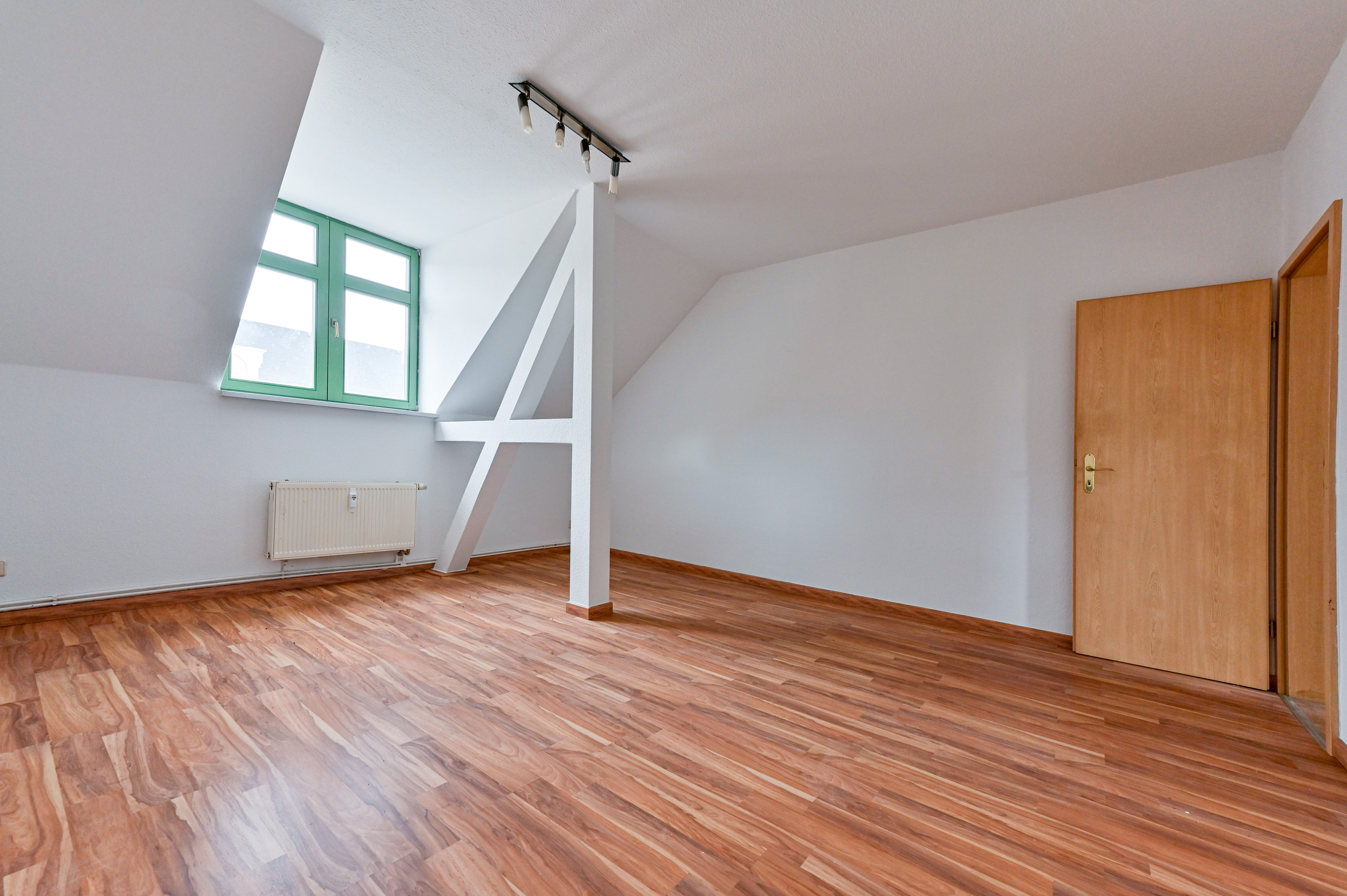 Wohnung zur Miete 300 € 2 Zimmer 65 m²<br/>Wohnfläche 3.<br/>Geschoss Kreherstraße 9 Gablenz 240 Chemnitz 09126