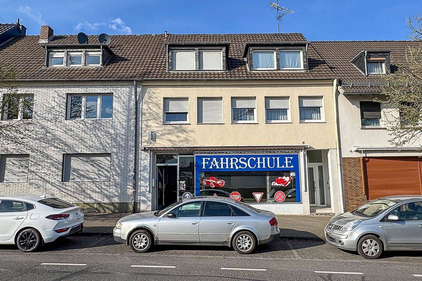 Mehrfamilienhaus zum Kauf - View 2