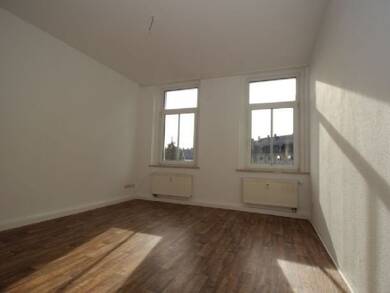 Wohnung zur Miete 289 € 2 Zimmer 48,1 m² 3. Geschoss frei ab sofort Leibnizstraße 26 Südvorstadt Plauen 08527