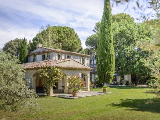 Haus zum Kauf 2.000.000 € 277 m² 12.190 m² Grundstück Lourmarin 84160