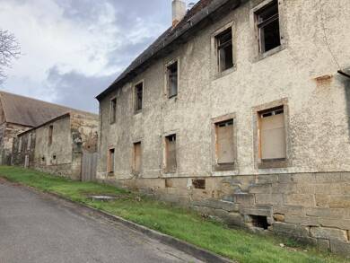 Mehrfamilienhaus zum Kauf als Kapitalanlage geeignet 12.500 € 30 Zimmer 2.200 m² Schmon Querfurt, OT Schmon 06268