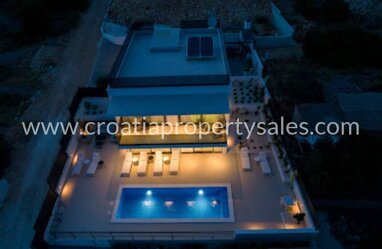 Haus zum Kauf 1.350.000 € 5 Zimmer 146 m² Trogir