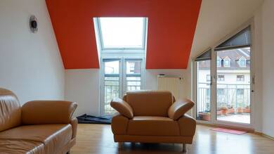 Wohnung zum Kauf 274.000 € 3,5 Zimmer 101 m² Dachgeschoss, 3. Geschoss frei ab sofort Walther-von-der-Vogelweide-Straße 74 Eselshöhe Schweinfurt 97422