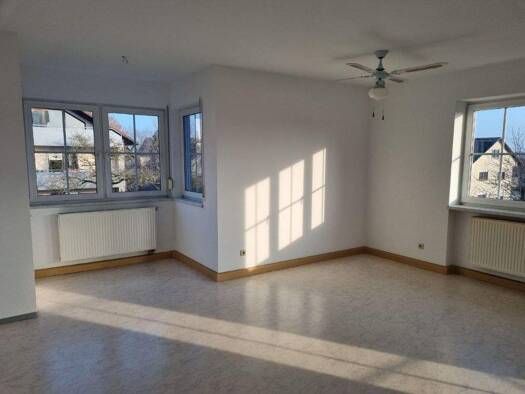 Wohnung zur Miete 780 € 4 Zimmer 102 m² frei ab sofort Sulzdorf Giebelstadt 97232