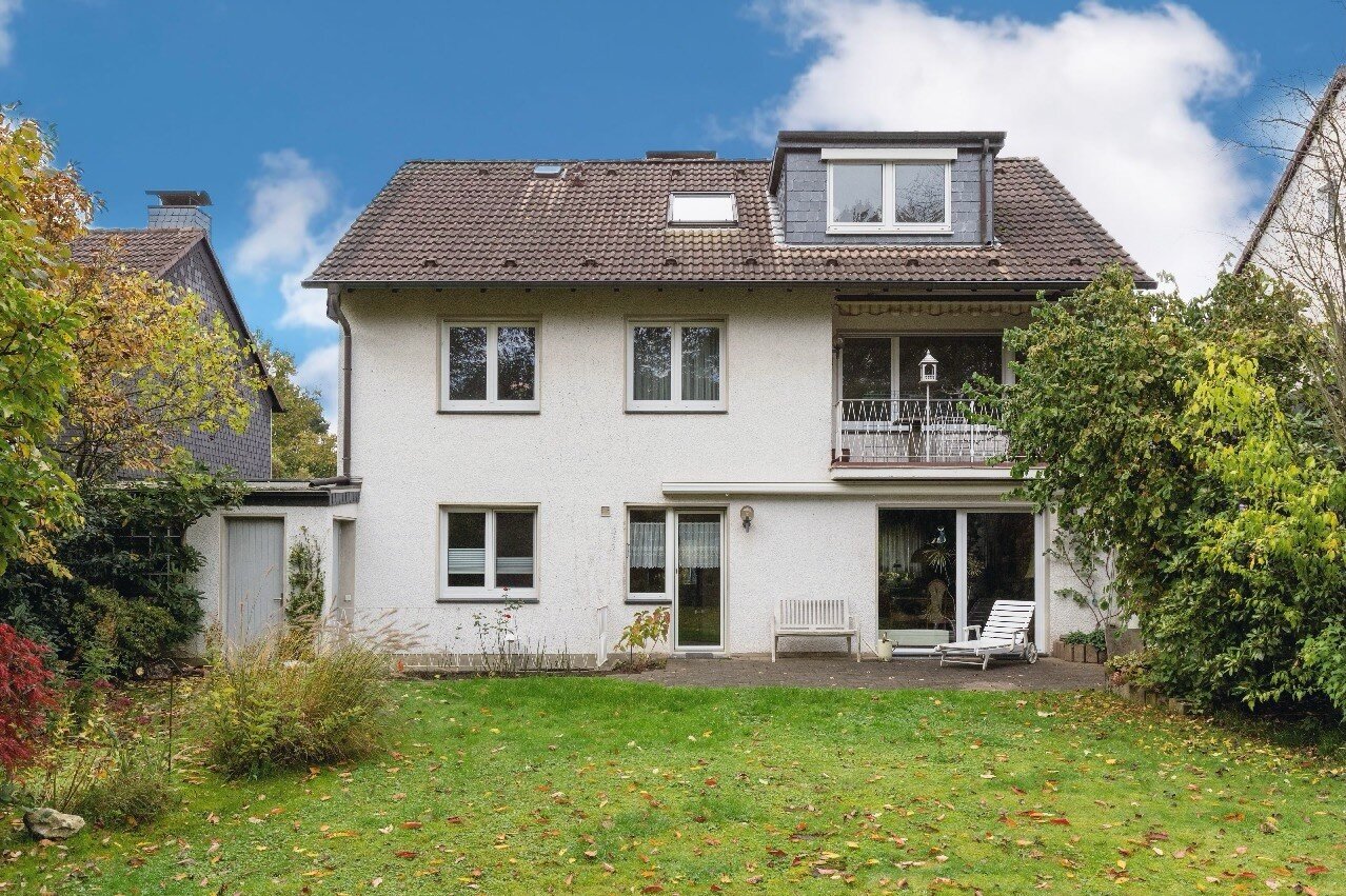 Mehrfamilienhaus zum Kauf 675.000 € 7 Zimmer 216 m²<br/>Wohnfläche 551 m²<br/>Grundstück Opladen Leverkusen 51379