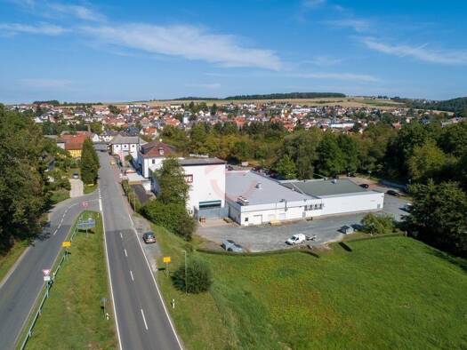 Laden zur Miete provisionsfrei 1.113 € Hasselborner Straße 19-21 Brandoberndorf Waldsolms 35647