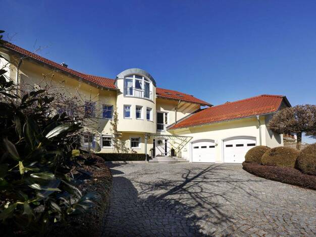 Villa zum Kauf 1.190.000 € 11 Zimmer 328 m² 4.280 m² Grundstück Marktl 84533