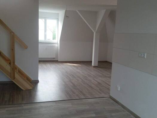 WG-Zimmer zur Miete 500 € 4 Zimmer 90 m² 4. Geschoss frei ab sofort Karl-Keil-Straße 12 Marienthal Zwickau 08060