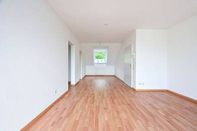 Wohnung zur Miete 350 € 2 Zimmer 56,8 m² Dachgeschoss, 3. Geschoss Hinrich-Wichern-Straße 3c Hohenstein-Ernstthal Hohenstein-Ernstthal 09337