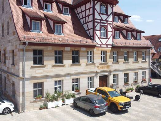 Wohnung zur Miete 820 € 3 Zimmer 95,4 m² Geschoss 3/4 frei ab 01.11.2026 Hauptstraße 11 Siegelsdorf Veitsbronn 90587