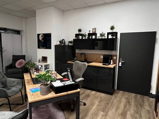Ladenfläche zur Miete 1.600 € 3 Zimmer 82 m² Verkaufsfläche Rahlstedter Bahnhofstraße 22 Rahlstedt Hamburg 22143