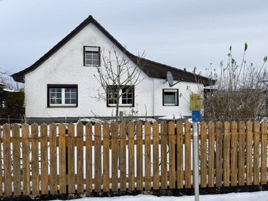 Einfamilienhaus zum Kauf 310.000 € 4 Zimmer 146 m² 1.149 m² Grundstück Hirschfelde Hirschfelde / Werneuchen Ost 16356