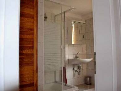 WG-Zimmer zur Miete Wohnen auf Zeit 610 € 18 m² frei ab 31.08.2025 Arnoldstrasse 0 Mühlhausen Stuttgart-Mühlhausen 70378
